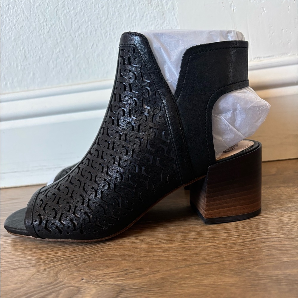 NWT | Vince Camuto | Black Cutout Sandal